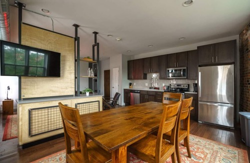 Short North Apartment | Modern Flat Short North!