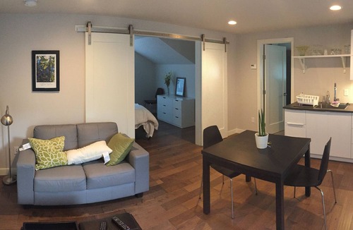 Old Town West Cottage | Modern Loft on Mountain Avenue in Old Town