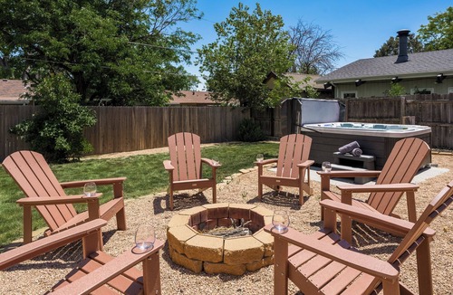 Denver House | Modern, Luxury, Centrally-Located Home with Hot Tub, Sauna, Gym. Pet-Friendly.