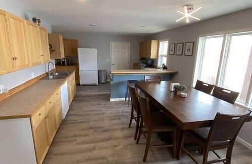 Dubois House | Modern Luxury Home on the River w/4 Bedrooms