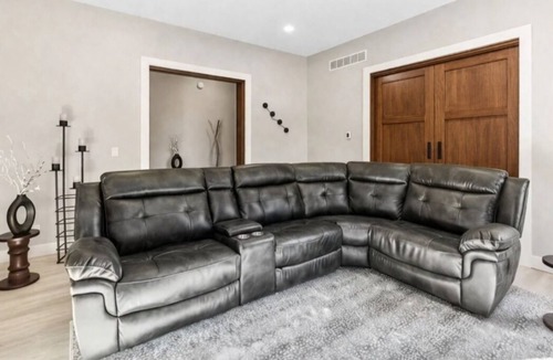 Bloomington Apartment | Modern Luxury Stay near ISU & Downtown