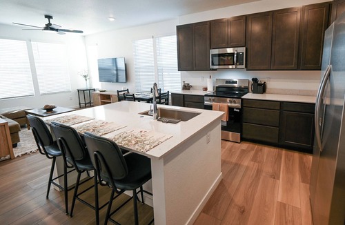 Watkins House | Modern Quiet Retreat Near Denver Int'l Airport