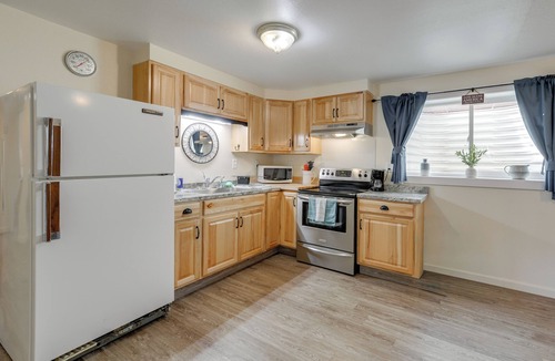 Riverton Apartment | Modern Riverton Retreat: Near 4th of July Parades!
