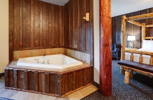 Sioux City Hotel | Modern Sioux City Stay | Comfy Suites Close to City Historical Attractions