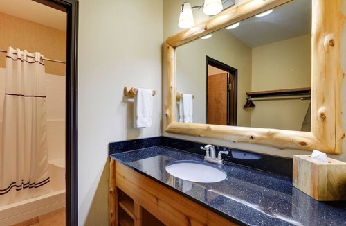 Sioux City Hotel | Modern Sioux City Stay | Comfy Suites Close to City Historical Attractions