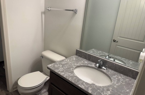 LaPlatte I House | Modern & Spacious Home with Full Kitchen & Laundry