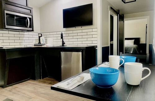 Lone Pine Cabin | Modern Tiny Home with Mountain Views Near Mt. Whitney, Lone Pine, California