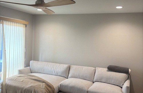 Summit Cove Condo | Modern Top-Floor Light Filled Condo- Renovated, Fireplace, Views, Near Keystone