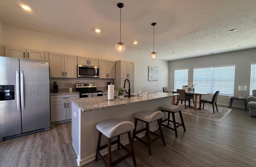Elkhorn House | Modern Townhome with Patio Near Trails & Attractions