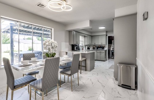 Oklahoma City House | Modern Urban Retreat With Hot Tub. Close to major popular restaurants.