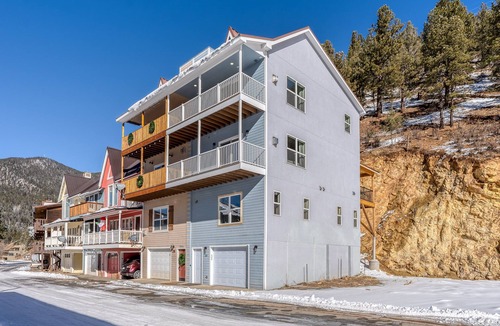 Red River House | Modern Vista Vibes: Your Epic Red River Escape