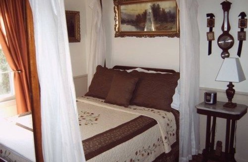 Manhattan Bed & Breakfast | Moore House Bed and Breakfast