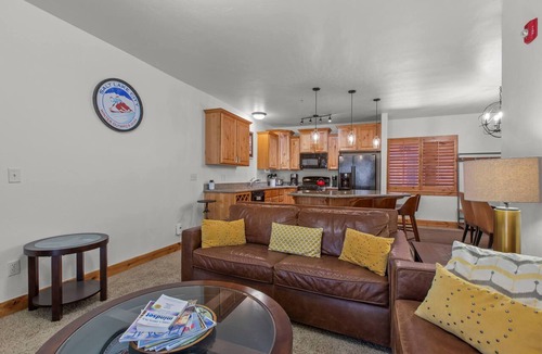 Bear Hollow Village Condo | Moose Mgmt at Bear Hollow 4205 Pool-HotTub-Trails-Reliable WiFi-Free Shuttle