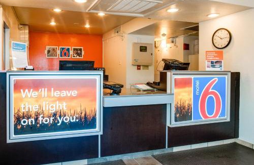 Lenexa Hotel | Motel 6-Lenexa, KS - Kansas City Southwest