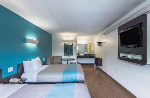Overland Park Hotel | Motel 6-Overland Park, KS
