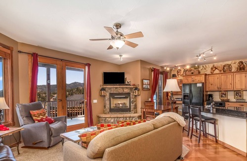 Estes Park Condo | Mount Stratus 11B - 2 Br Condo with Marys Lake and Mountain Views