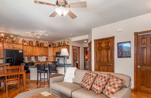 Estes Park Condo | Mount Stratus 11B - 2 Br Condo with Marys Lake and Mountain Views