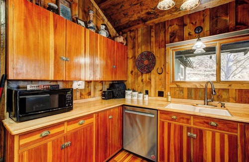 Estes Park Cabin | Mountain Cabin Spectacular Views of Longs Peak.