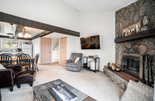 Fraser House | Mountain Condo with Free shuttle to Winter Park town and ski hill. Pool/Hot tubs