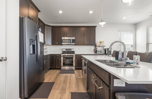 Daybreak Villa | Mountain Dreams | 2 Car Garage | Office | Brand new