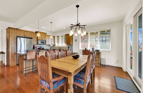 Eden House | Mountain Escape w/Valley Views & Private Hot Tub
