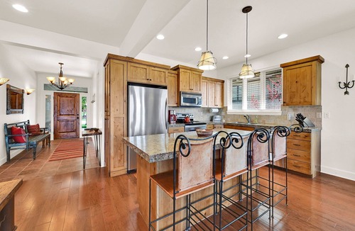 Eden House | Mountain Escape w/Valley Views & Private Hot Tub