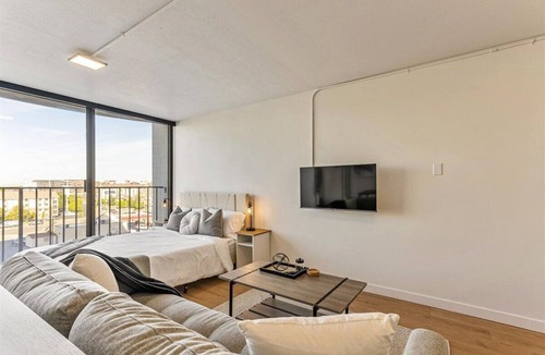 Downtown Salt Lake City Apartment | Mountain view l DT SLC-Gym-Free Parking-Pool Table