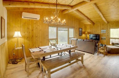 Cody House | Mountain Views + BBQs: Updated Cody Cabin