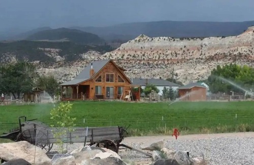 Teasdale Cabin | Mountains To Deserts, You'll find it all here!
