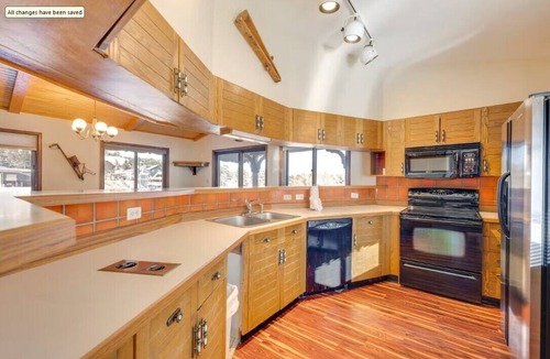Estes Park Cabin | Multi-Story 7-bedroom lodge! Perfect for a Group Getaway close to RMNP