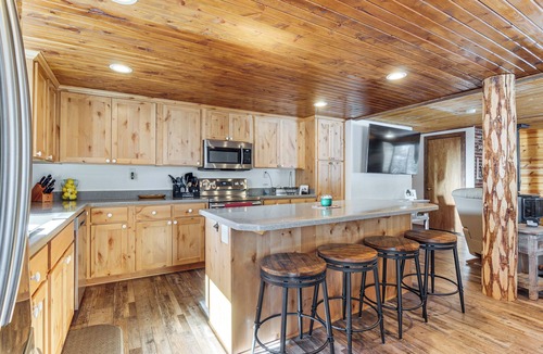 Meadow View Heights Cabin | Nature Lover’s Retreat! Family Duck Creek Cabin
