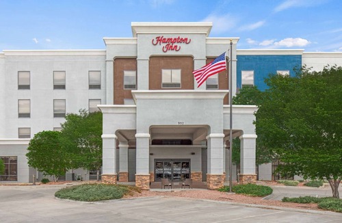 Brighton Hotel | Near Barr Lake | Free Breakfast + Indoor Pool
