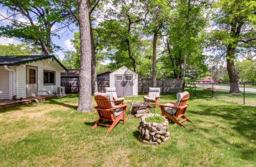 Breezy Point House | Near Golf & Lake: Breezy Point Resort Log Cabin