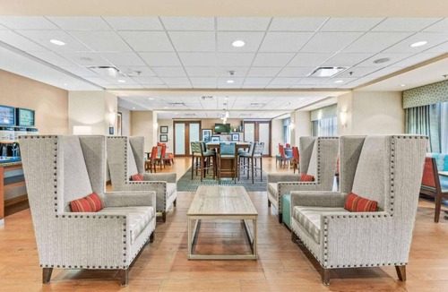 Brighton Hotel | Near Riverdale Golf | Pool + Free Breakfast