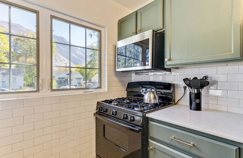 Joaquin House | Nest & Nook 2 Units, 2 Mins from BYU