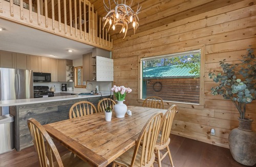 Florissant Cabin | NEW Aspen Tree Log Cabin with Hot Tub and Peak View
