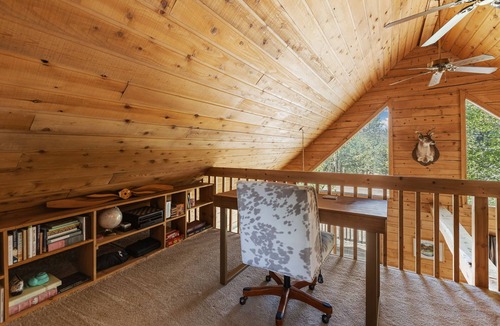 Florissant Cabin | NEW Aspen Tree Log Cabin with Hot Tub and Peak View