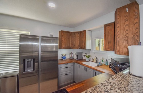 Kansas City House | New Cozy 3 Bedrooms 2 Bath House 4 Beds Sleeps 8