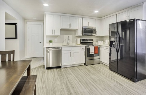 Vineyard Apartment | NEW FURNISHED 2bd APT GREAT for Long Stays