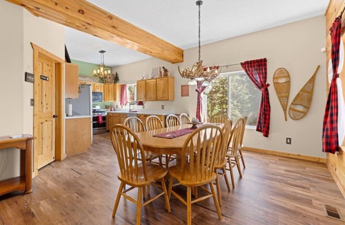 Meadow View Heights Cabin | New Hot Tub! Large property on Rim of Duck Creek