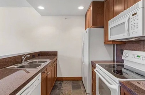 Fairmount On The River Condo | NEW LISTING! Immaculate 1BR, 2 bed condo across from Breckenridge Golf Club!