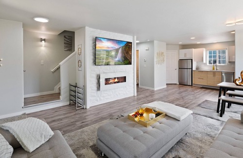 Greeley Condo | New!! Lux Poolside Oasis - 2 bd / 3 ba Condo - Close to Everything!