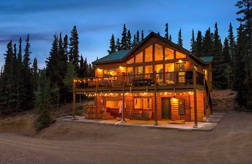 Valley of the Sun Cabin | NEW Luxe Mtn Cabin, Views, Cedar spa, pool table!