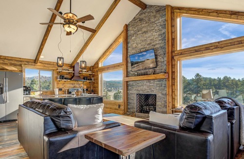 Florissant Cabin | NEW! Luxury Cabin w/Magnificent Views, Hot Tub, & 40 Private Acres