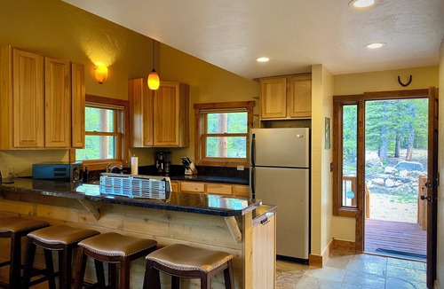 Valley of the Sun Cabin | New Rental! Pet Friendly Cabin, 24 miles to Breck - Golden Nugget