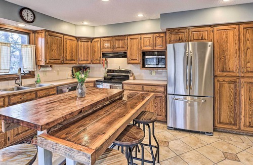 Gretna House | NEW! Rustic Family Home w/ Grill, 25 Mi to Omaha!