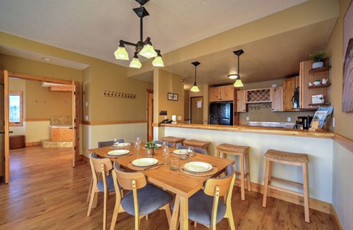 Two Harbors Condo | NEW: Two Harbors Superior Lakefront 1BR Corner | Pool | Hot Tub & Sauna | EV