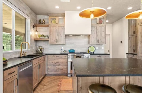 Orderville Cabin | New Zion cabin with hot tub, sauna, cold plunge @ Zion Knotty Pines