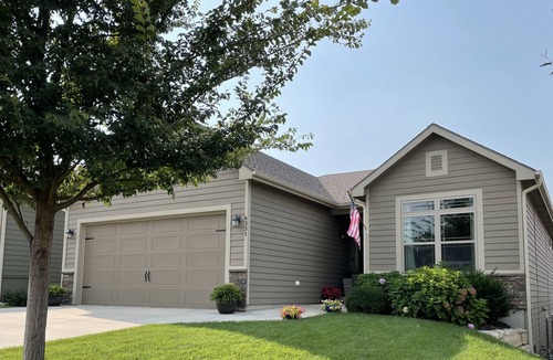 Lawrence House | Newer Home only 2 miles from Clinton Lake and 1 mile from Rock Chalk Park!!!!