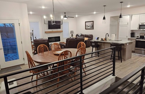 Manhattan House | Newer No-Pet No-Smoking home in quiet family neighborhood Manhattan, KS